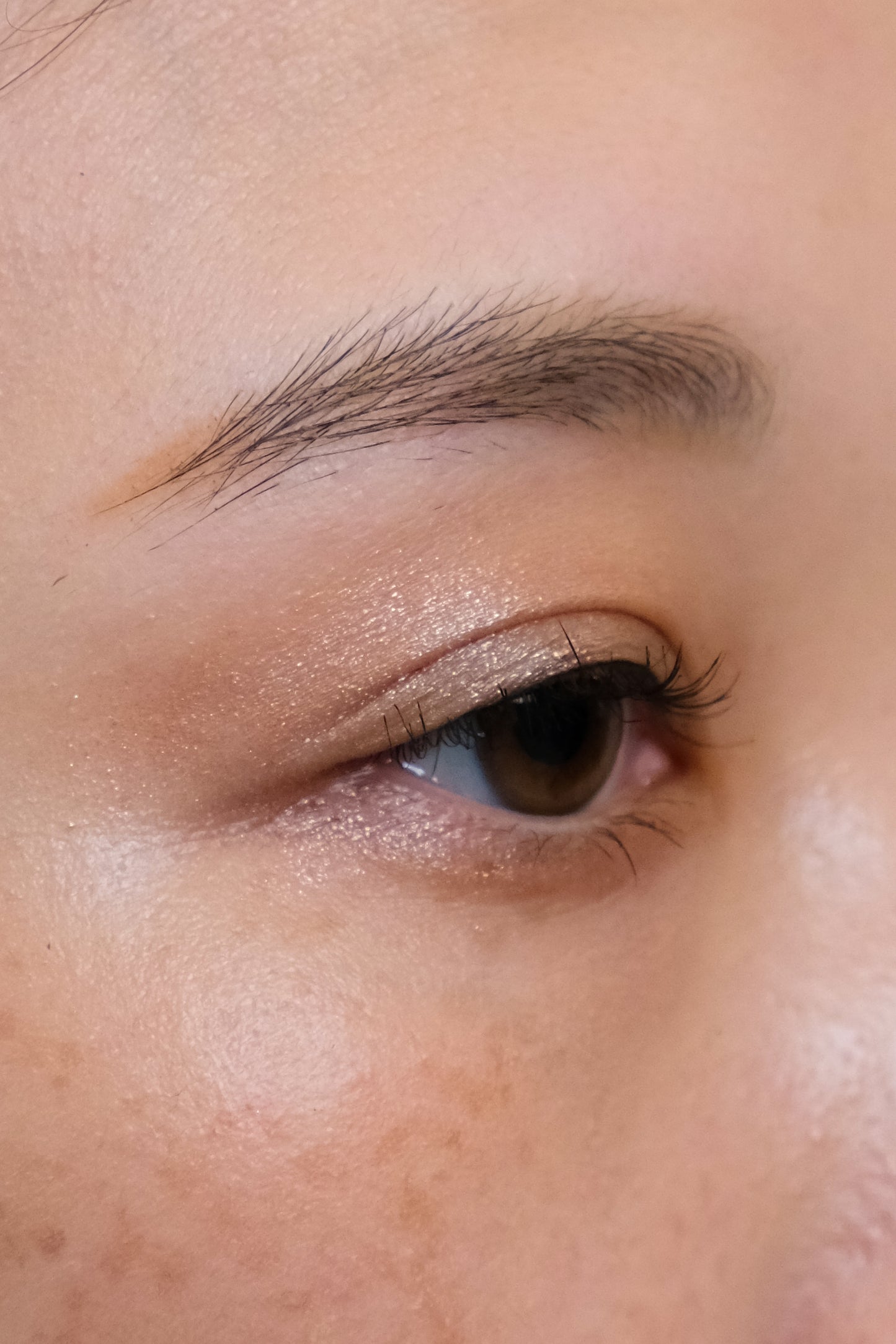liquid eye shadow smooth
