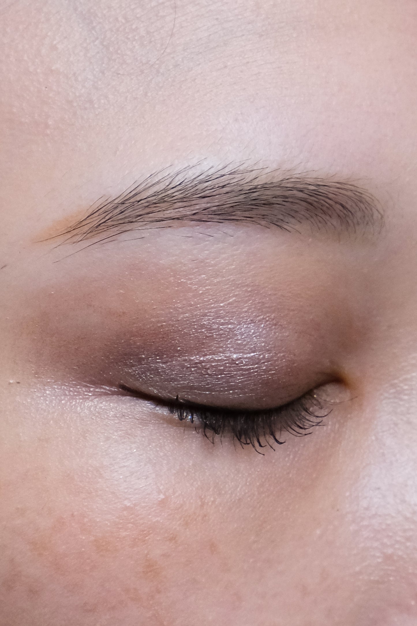 liquid eye shadow taupe chic